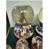 Image 4 : Christmas Snow Globes