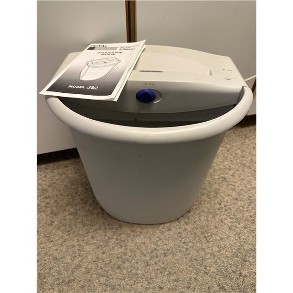 Royal Paper Shredder