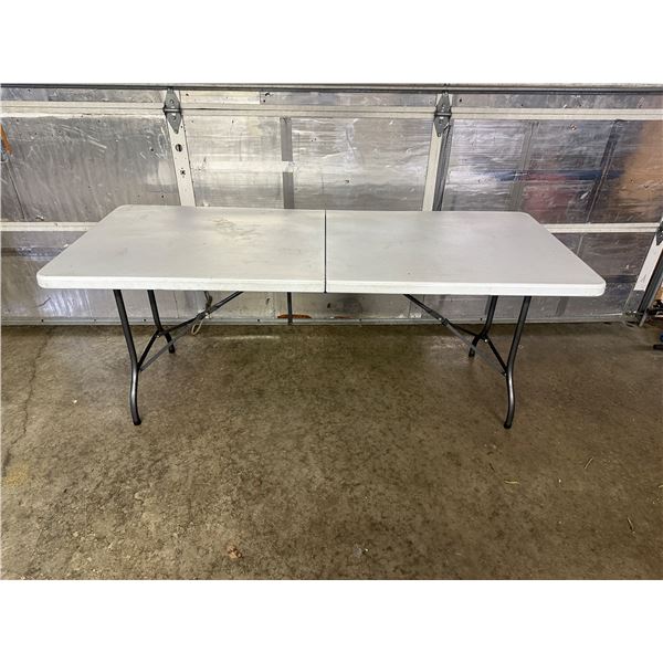 6' Plastic Folding Table