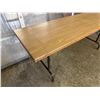 Image 3 : Wood Table
