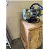 Image 2 : Craftsman 6" Bench Grinder with stand