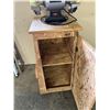 Image 3 : Craftsman 6" Bench Grinder with stand