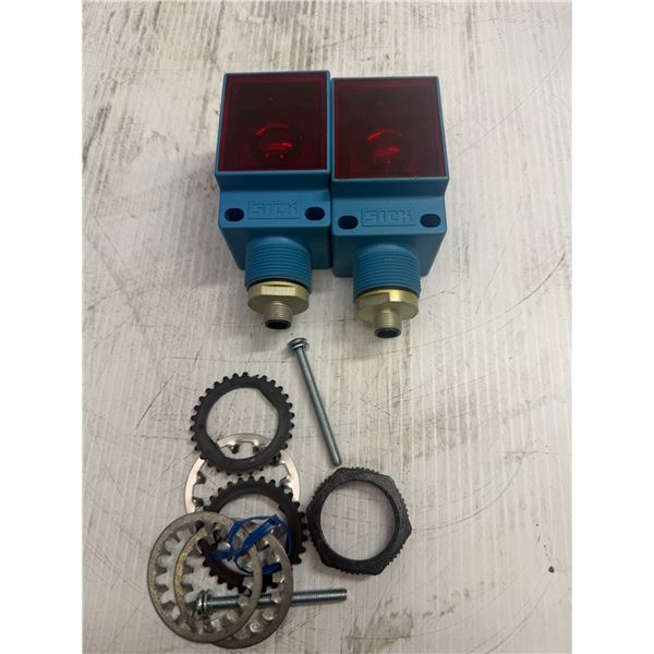 Lot of (2) Sick #WT2000-B4100 Photoelectric Sensors