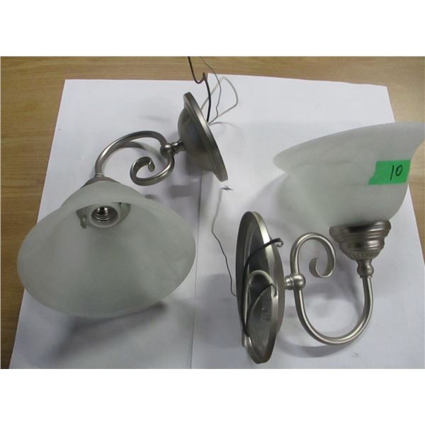 ESTATE:  2 WALL MOUNT LIGHT FIXTURES