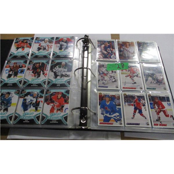 COLLECTABLE:  BINDER C/W NHL HOCKEY CARDS