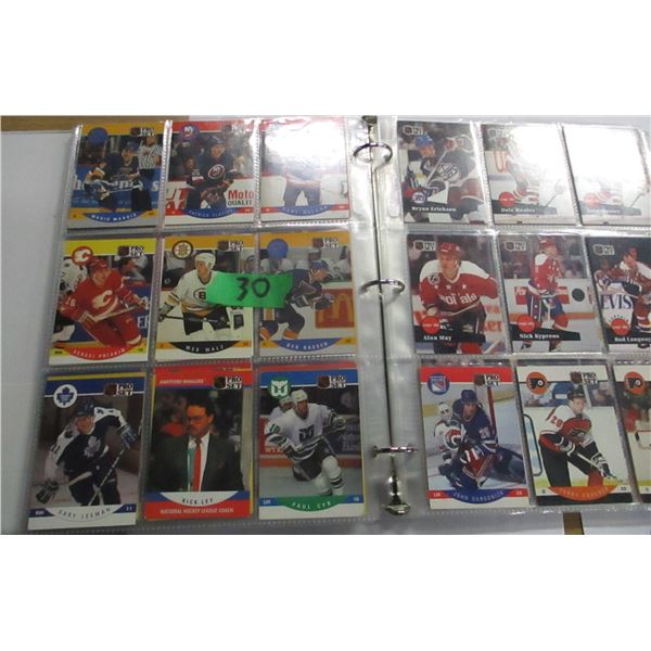 COLLECTABLE:  BINDER C/W NHL HOCKEY CARDS