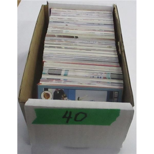 COLLECTABLE:  BOX C/W NHL HOCKEY CARDS