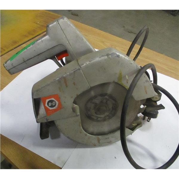 ESTATE:  BLACK & DECKER 7 1/4" CIRCULAR SAW