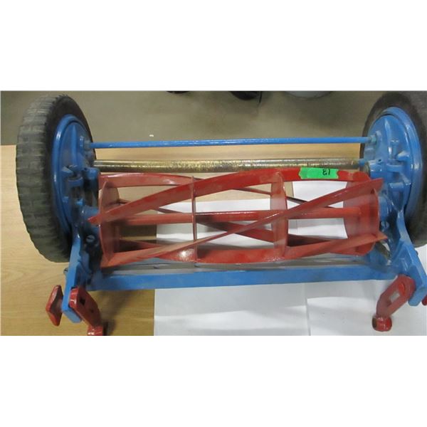 ESTATE:  PUSH MOWER (NO HANDLE/NO ROLLER)