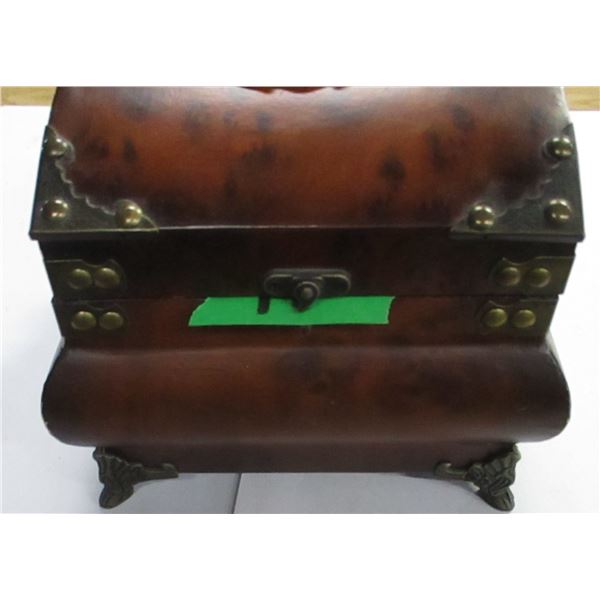 ESTATE:  SMALL WOOD TRUNK