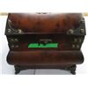 Image 1 : ESTATE:  SMALL WOOD TRUNK
