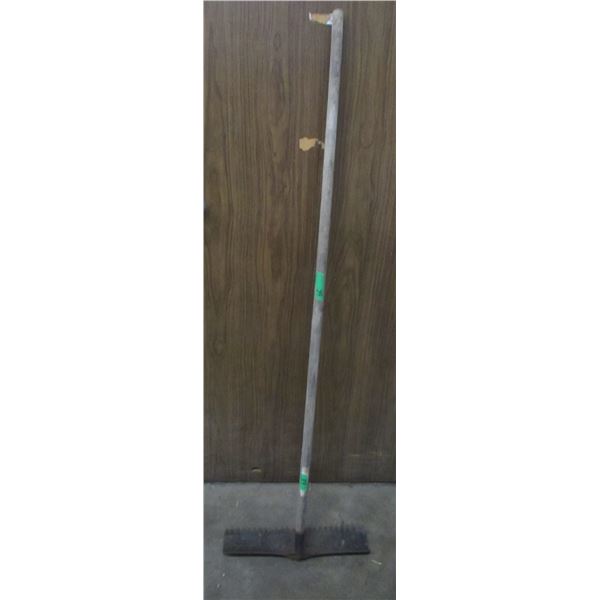 ESTATE:  18" LAWN RAKE