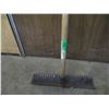 Image 2 : ESTATE:  19" LAWN RAKE