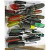 Image 1 : ESTATE:  FLAT C/W ASSORTED SCREWDRIVERS