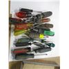 Image 2 : ESTATE:  FLAT C/W ASSORTED SCREWDRIVERS
