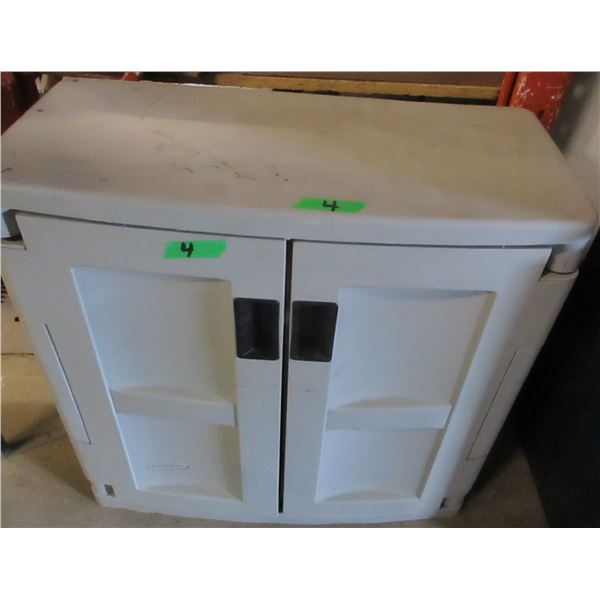 ESTATE:  2 DOOR GREY STORAGE CABINET C/W SHELVES