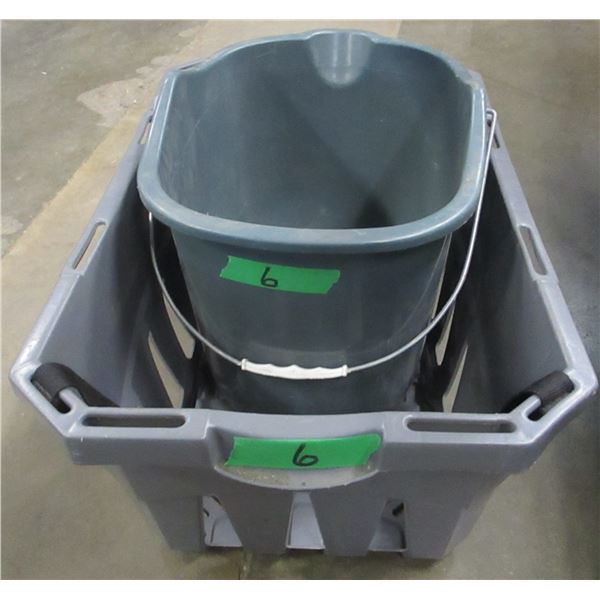 ESTATE:  CARRY TOTE & MOP BUCKET