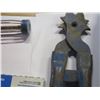 Image 5 : ESTATE:  BLUE TOTE C/W ASSORTED TOOLS