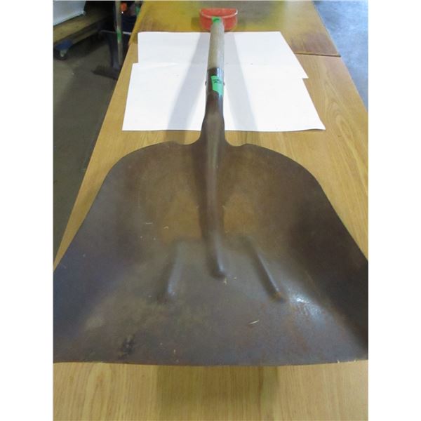 ESTATE:  METAL SCOOP