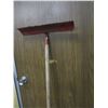 Image 3 : ESTATE:  RAKE