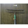 Image 2 : ESTATE:  RAKE