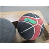 Image 3 : ESTATE:  2 BASKETBALLS