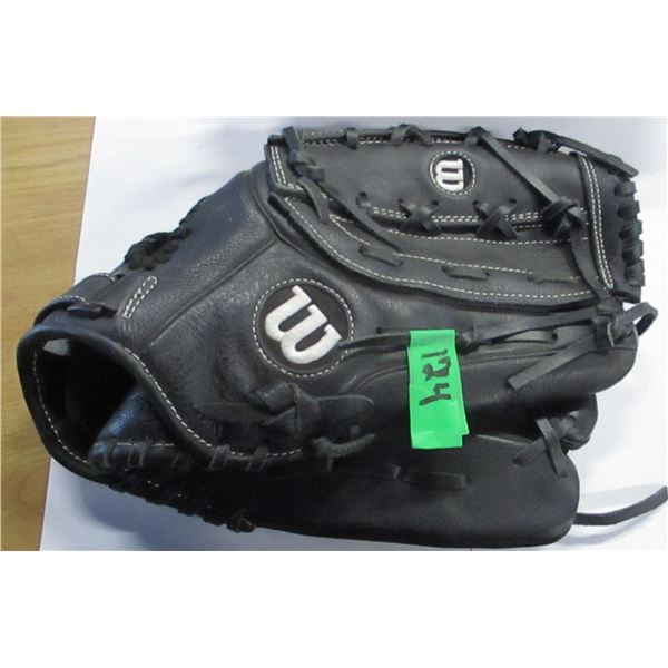 ESTATE:  A600 WILSON BALL GLOVE