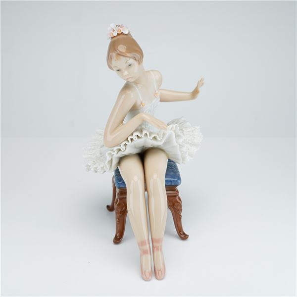 Lladro Porcelain Figurine, Recital 01005496