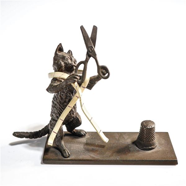 Heirloom Editions Redl Wien Cast Metal Cat Tailor Thimble Holder