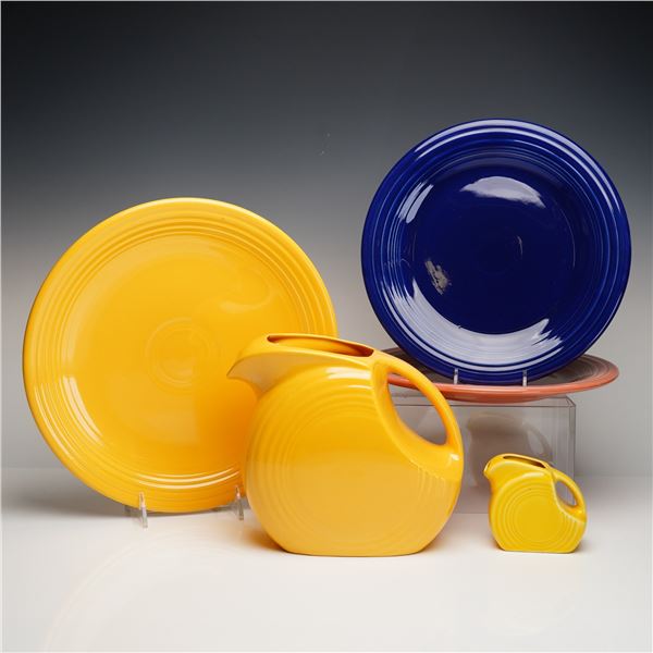 5pc Homer Laughlin Fiesta Ware Pitcher, Creamer, Luncheon & Dinner Plates