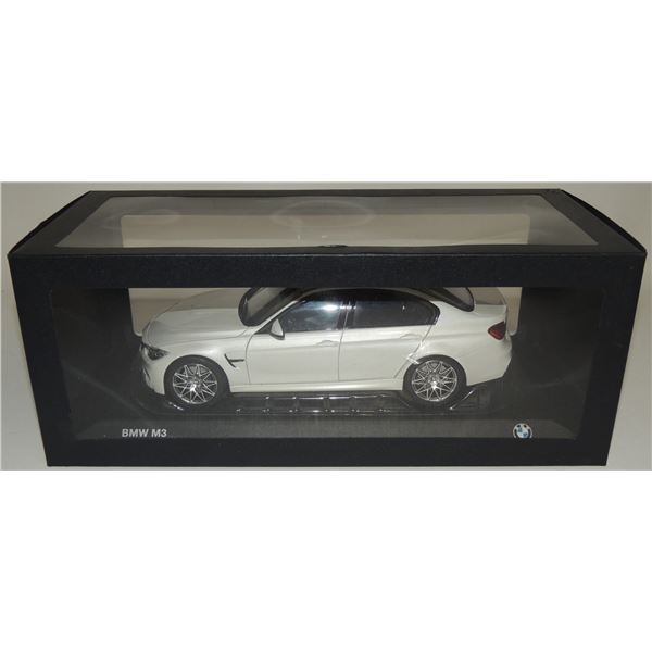 #19 BMW M3 White Diecast 1:18 BWM-Shop