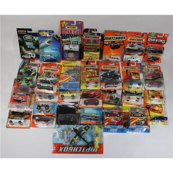 #449 Lot of 30 Mattel Matchbox Cars on Cards