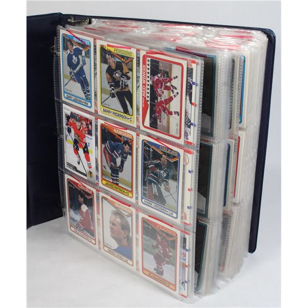 #912 540+ NHL Hockey Cards in Binder Pro Set 1990