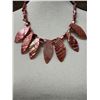 Image 2 : Amber-Colored Mother of Pearl Necklace w/ Leaves 20"L