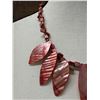 Image 3 : Amber-Colored Mother of Pearl Necklace w/ Leaves 20"L