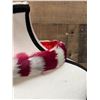 Image 4 : Vintage Hand-Sewn Hawaiian Red & White Feather Hat Band Lei on Flannel 28"L