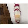 Image 6 : Vintage Hand-Sewn Hawaiian Red & White Feather Hat Band Lei on Flannel 28"L