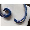 Image 7 : Vintage Domed Hawaiian Pheasant Feather Hat Band Lei on Flannel (Rare) 25"L