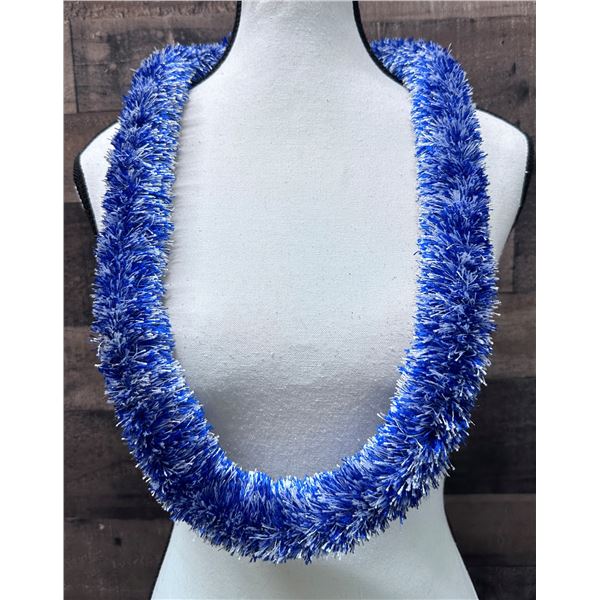 White & Blue Lei w/ Kukui Nuts & Tie Closure Circa 1980's, 20"L