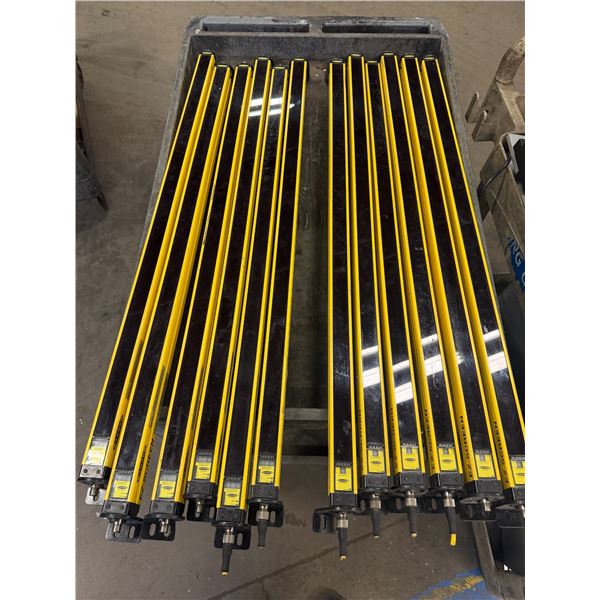 Lot of (12) Banner Light Bars