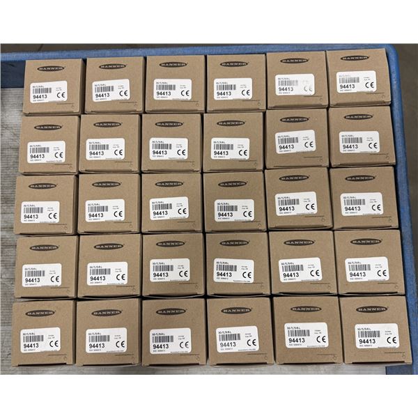 Lot of (30) Banner #SG-TL70-R-L Red Indicator Lights