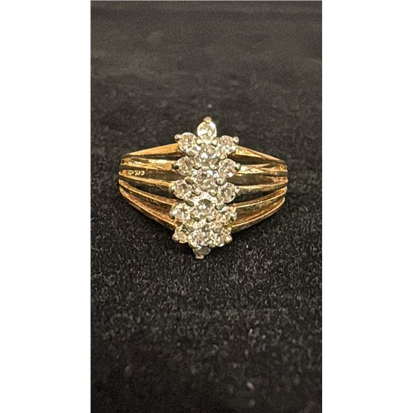 APPROX 14K LADIES RING SET WITH DIAMONDS (.02-.04CT, 3.6G)