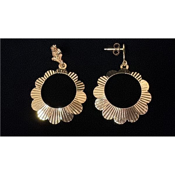 PAIR APPROX 14K EARRINGS (2.3G)
