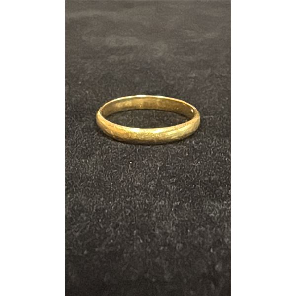 APPROX 18K LADIES WEDDING RING (2.2G)