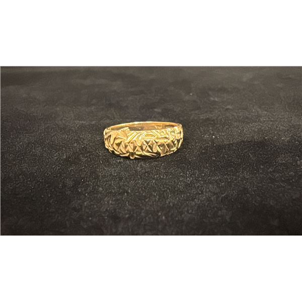APPROX 14K LADIES RING (3.4G)
