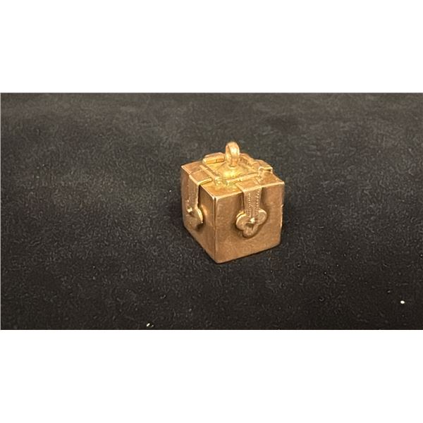 APPROX 9K FOLDING BOX CHARM (9.5G)