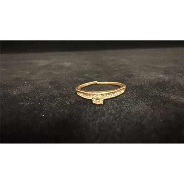 APPROX 14K LADIES ENGAGEMENT RING SET WITH DIAMOND (.08CT, 2.1G)