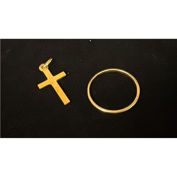 APPROX 10K LADIES WEDDING RING & APPROX 10K CROSS PENDANT (2.3G)