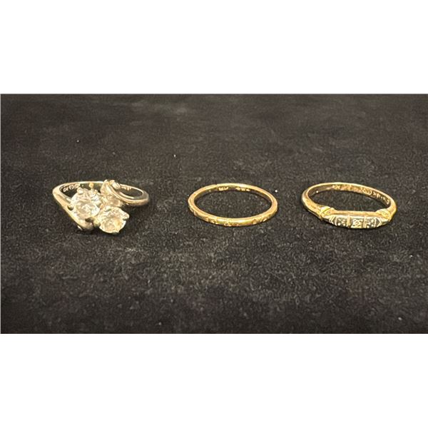 APPROX 14K+ WEDDING RING SET WITH DIAMOND, APPROX 14K RING & APPROX 10K RING SET WITH WHITE STONES
