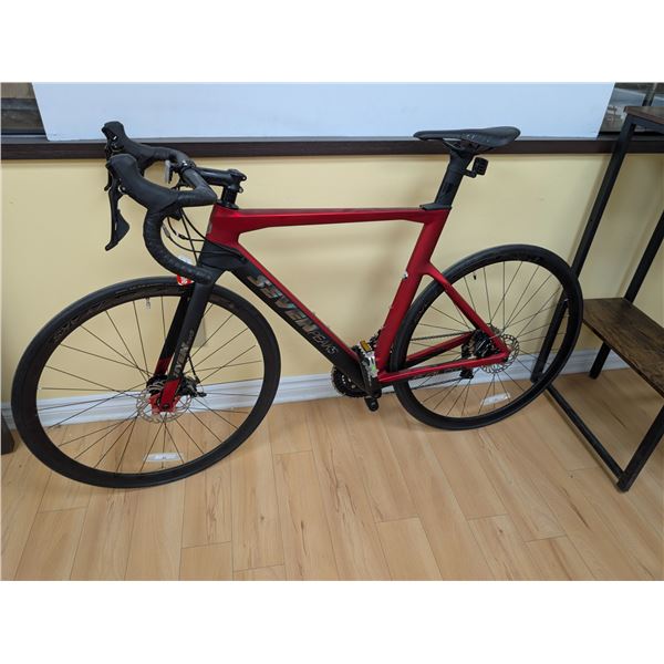 VÉLO SEVEN PEAKS FALCON F4, 22 VITESSES, ROUGE/NOIR, ASSEMBLÉ